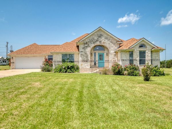341 Brown RD, McDade, TX 78650