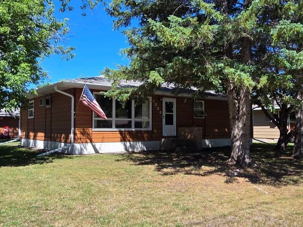 1324 8th Avenue, International Falls, MN 56649