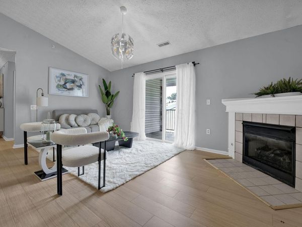 6200 Harbour Pointe, Unit 301, Columbus, OH 43231
