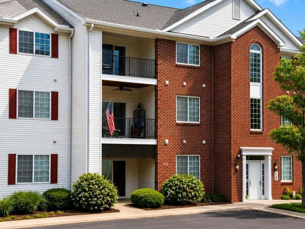 6200 Harbour Pointe, Unit 301, Columbus, OH 43231