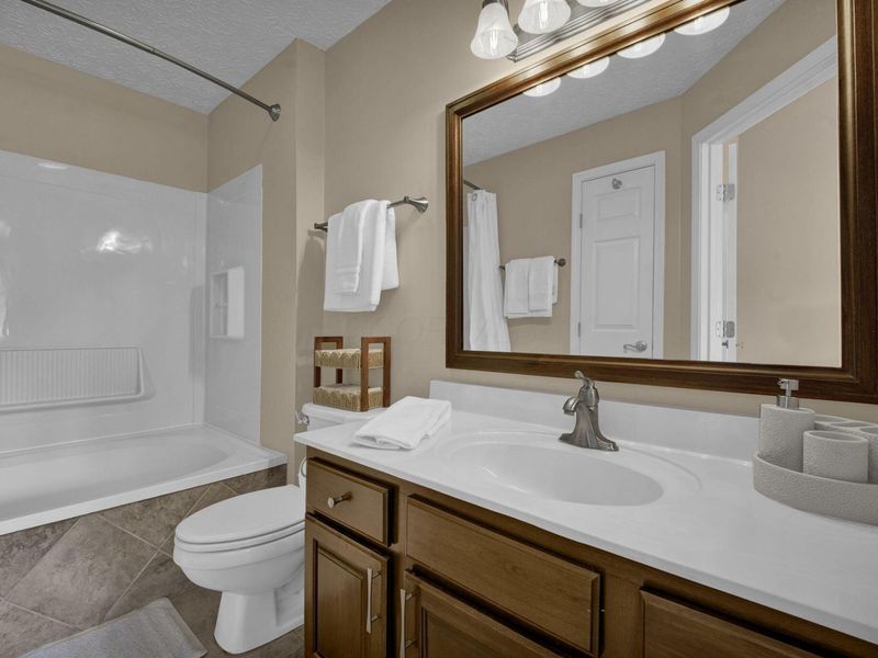 6200 Harbour Pointe, Unit 301, Columbus, OH 43231 Photo 13