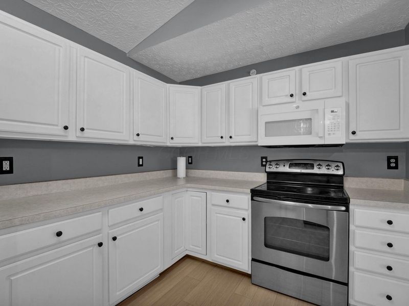 6200 Harbour Pointe, Unit 301, Columbus, OH 43231 Photo 7