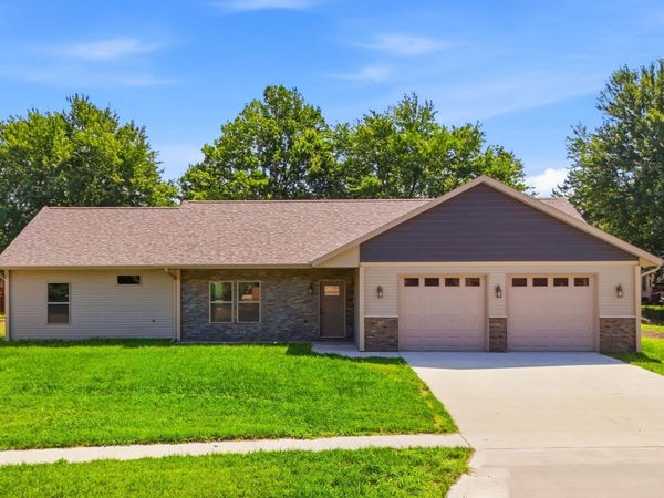 1108 Willow Avenue, Burlington, IA 52601