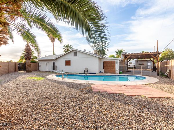 2001 W SURREY Avenue, Phoenix, AZ 85029