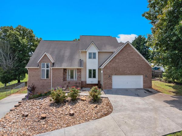 219 Sullivan Pointe , Dandridge, TN 37725