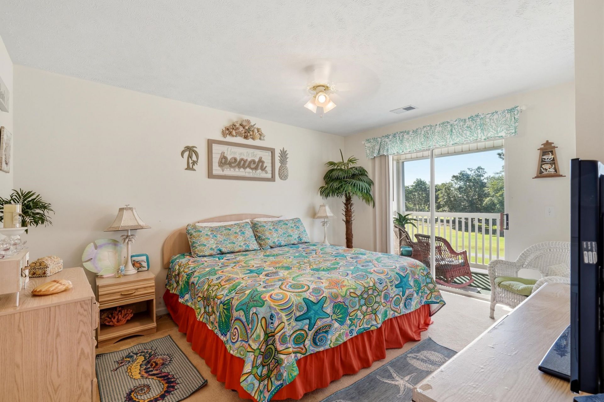 684 Tupelo Ln. Photo 12