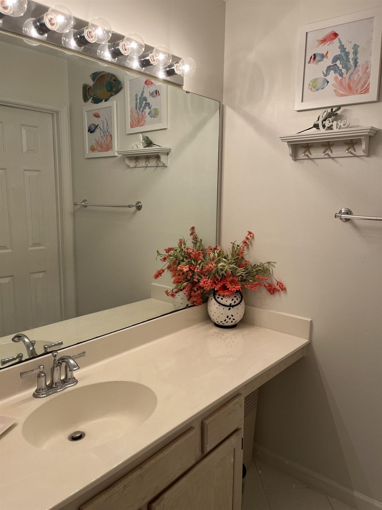 684 Tupelo Ln. Photo 15