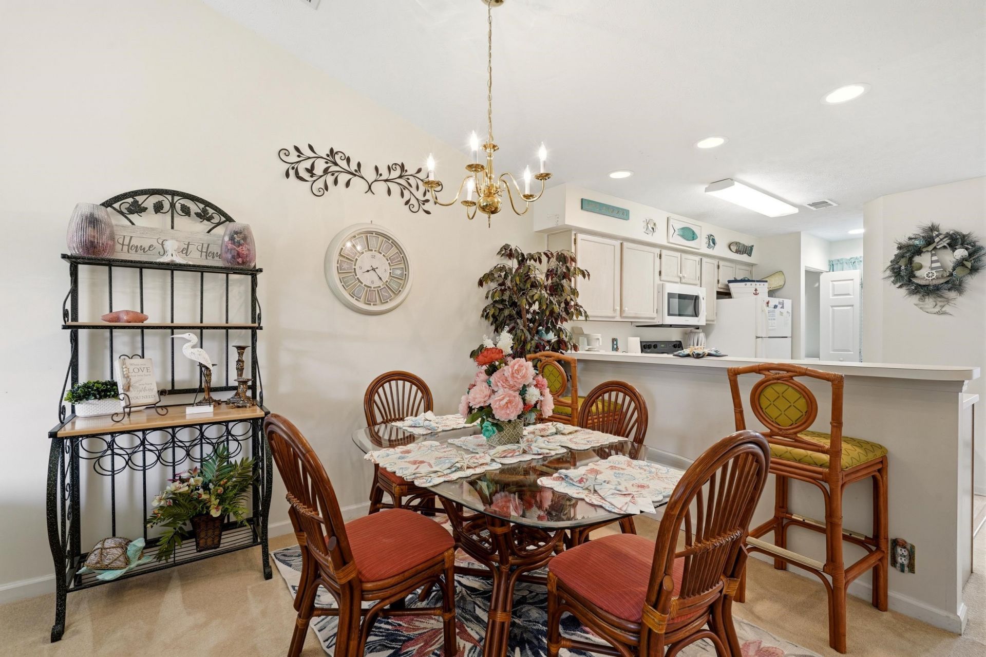 684 Tupelo Ln. Photo 7