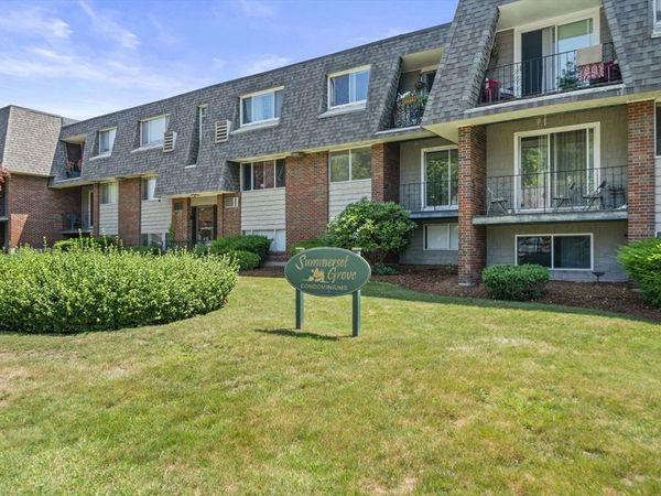 68 Summer Ave, Unit 8, Stoughton, MA 02072