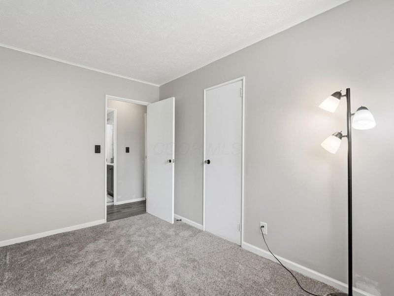262 Saint Christopher Lane, Columbus, OH 43213 Photo 33