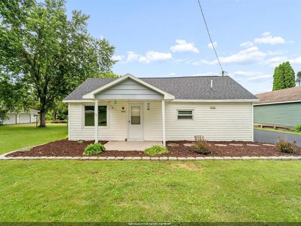 4533 GRANDVIEW ROAD, Larsen, WI 54947
