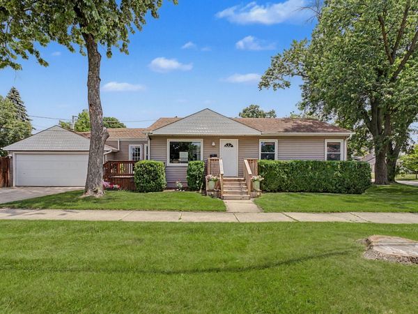 1191 White Street , Des Plaines, IL 60016