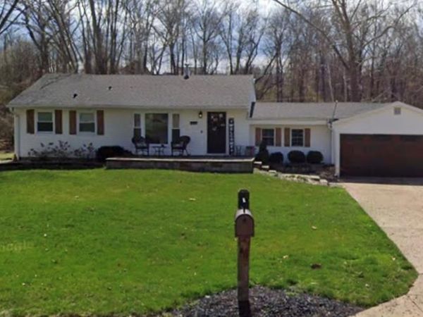 140 Brookside Lane , Ballwin, MO 63021