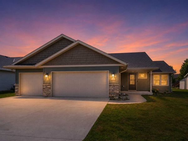 1180 Farmers Lane , Belle Plaine, MN 56011