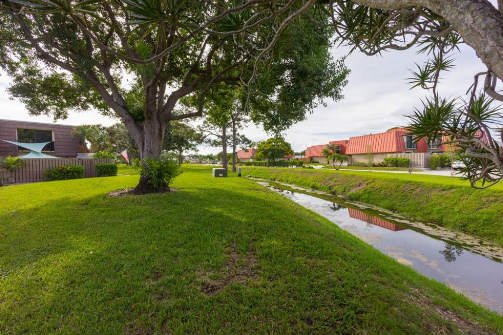818 8th Court, Palm Beach Gardens, FL 33410 Photo