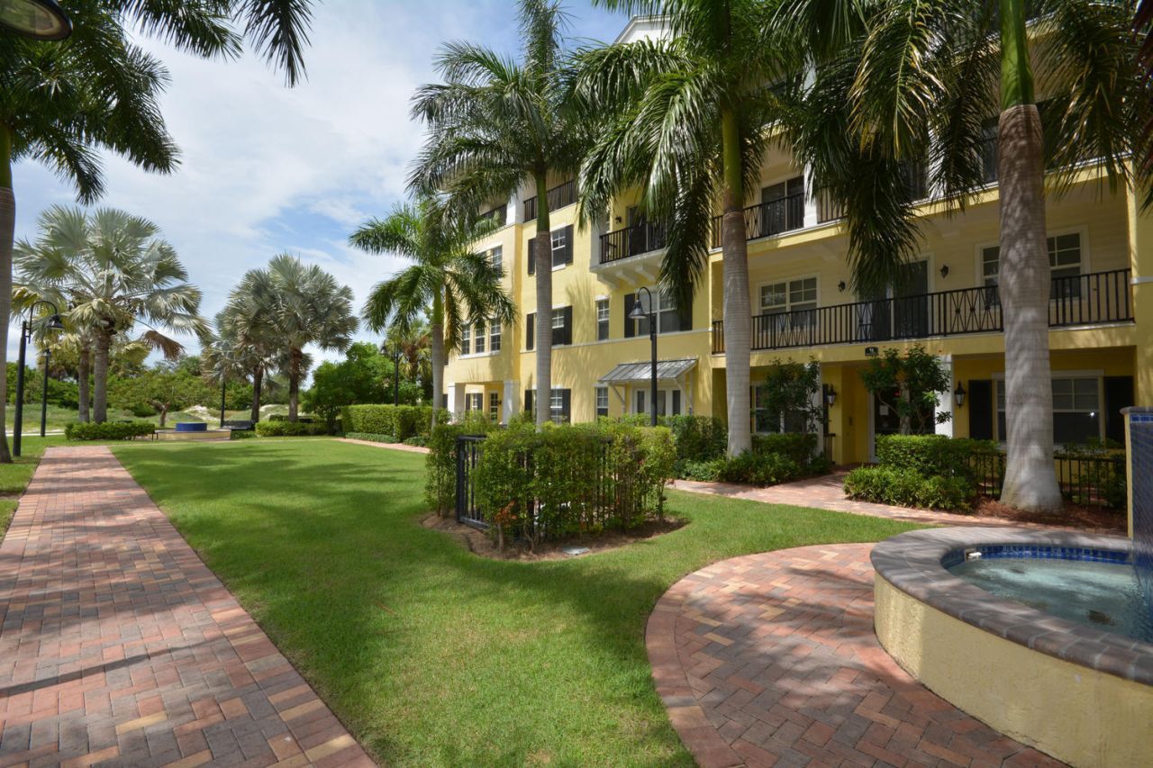 229 N Latitude Circle, Delray Beach, FL 33483 Photo