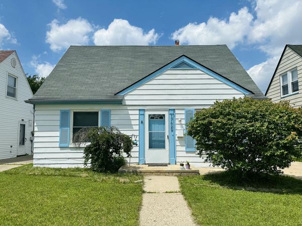 17629 Lincoln Avenue, Eastpointe, MI 48021