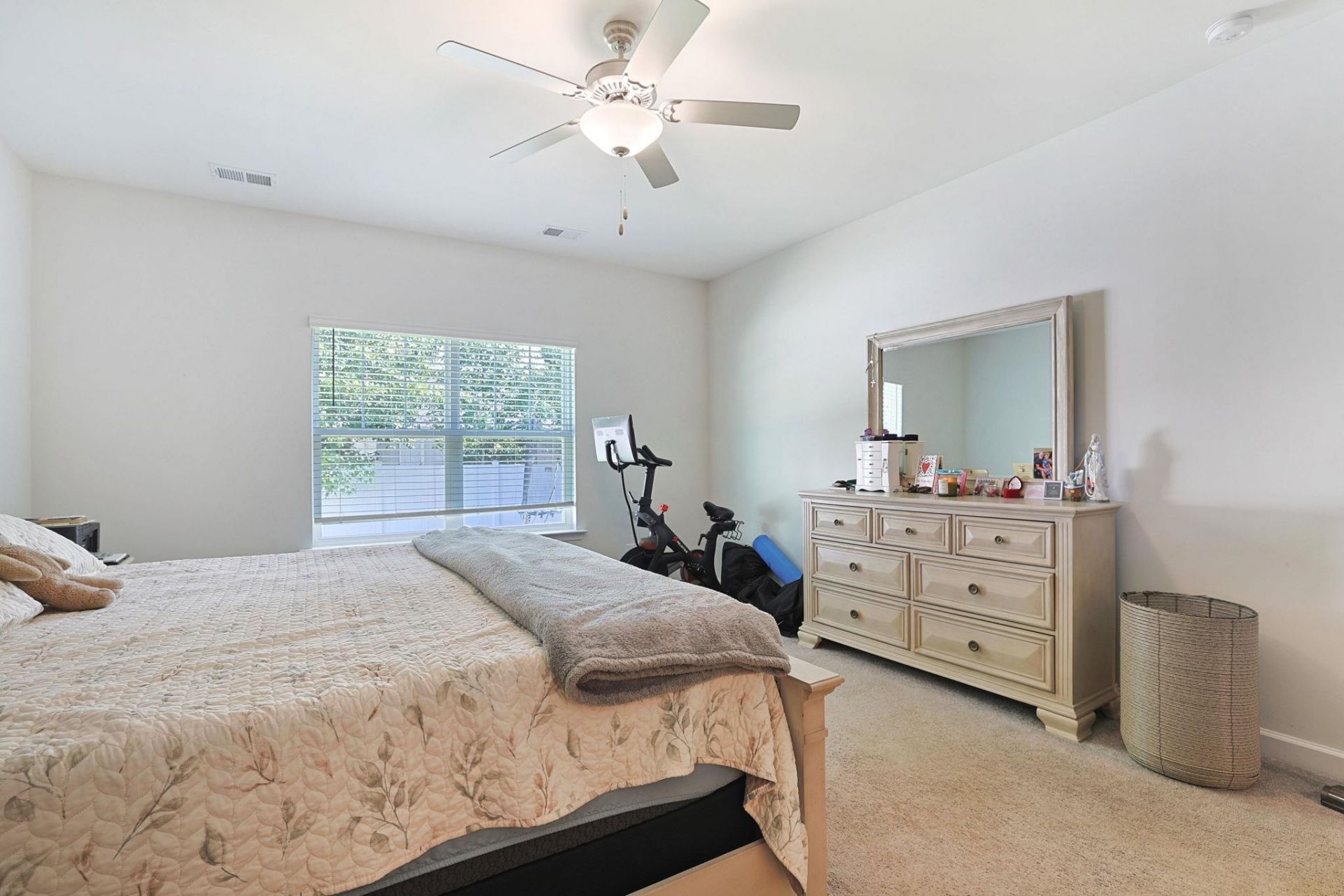 568 Canborough Lane  Photo 16