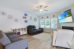 568 Canborough Lane  photo 4