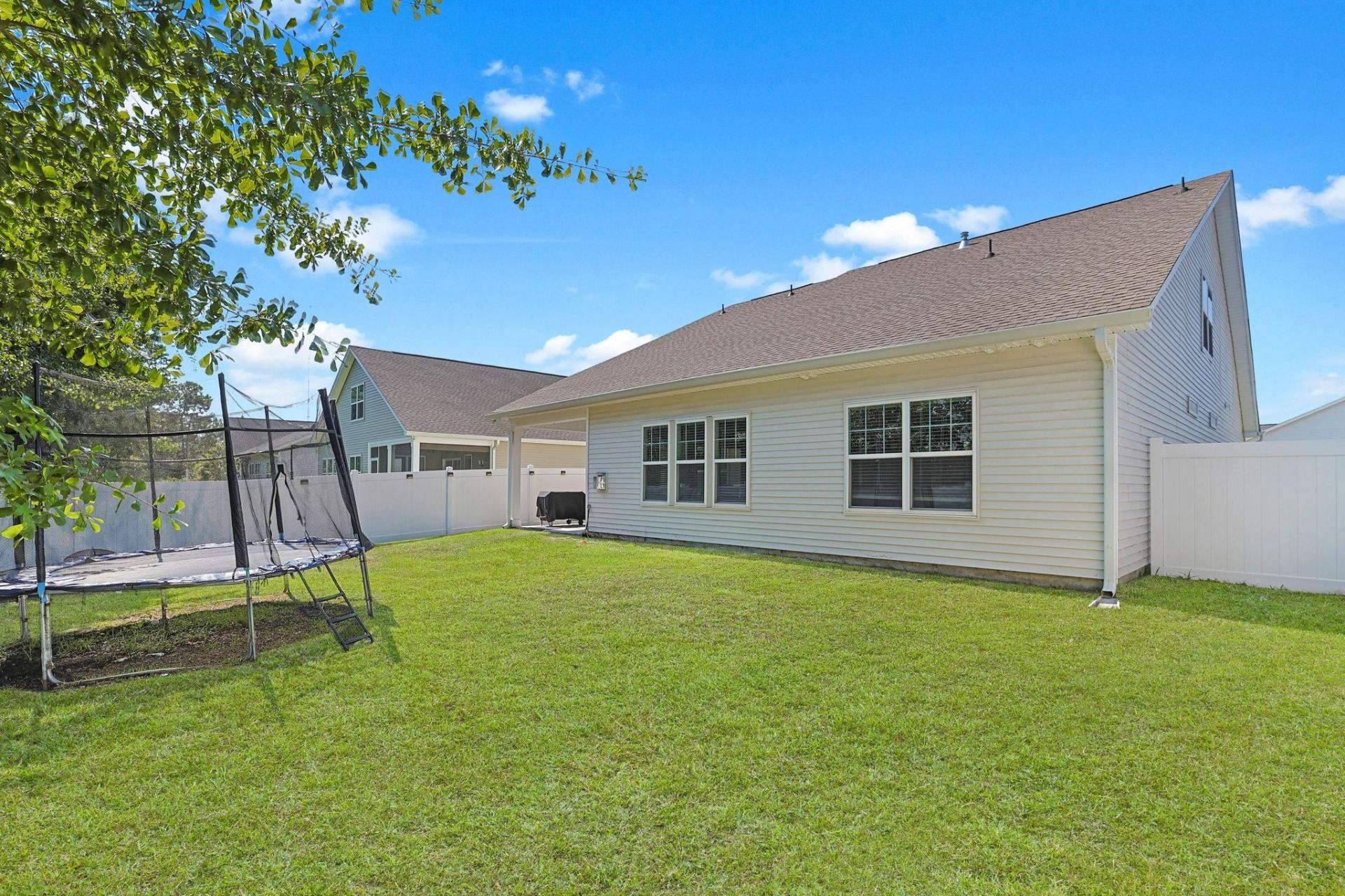 568 Canborough Lane  Photo 34