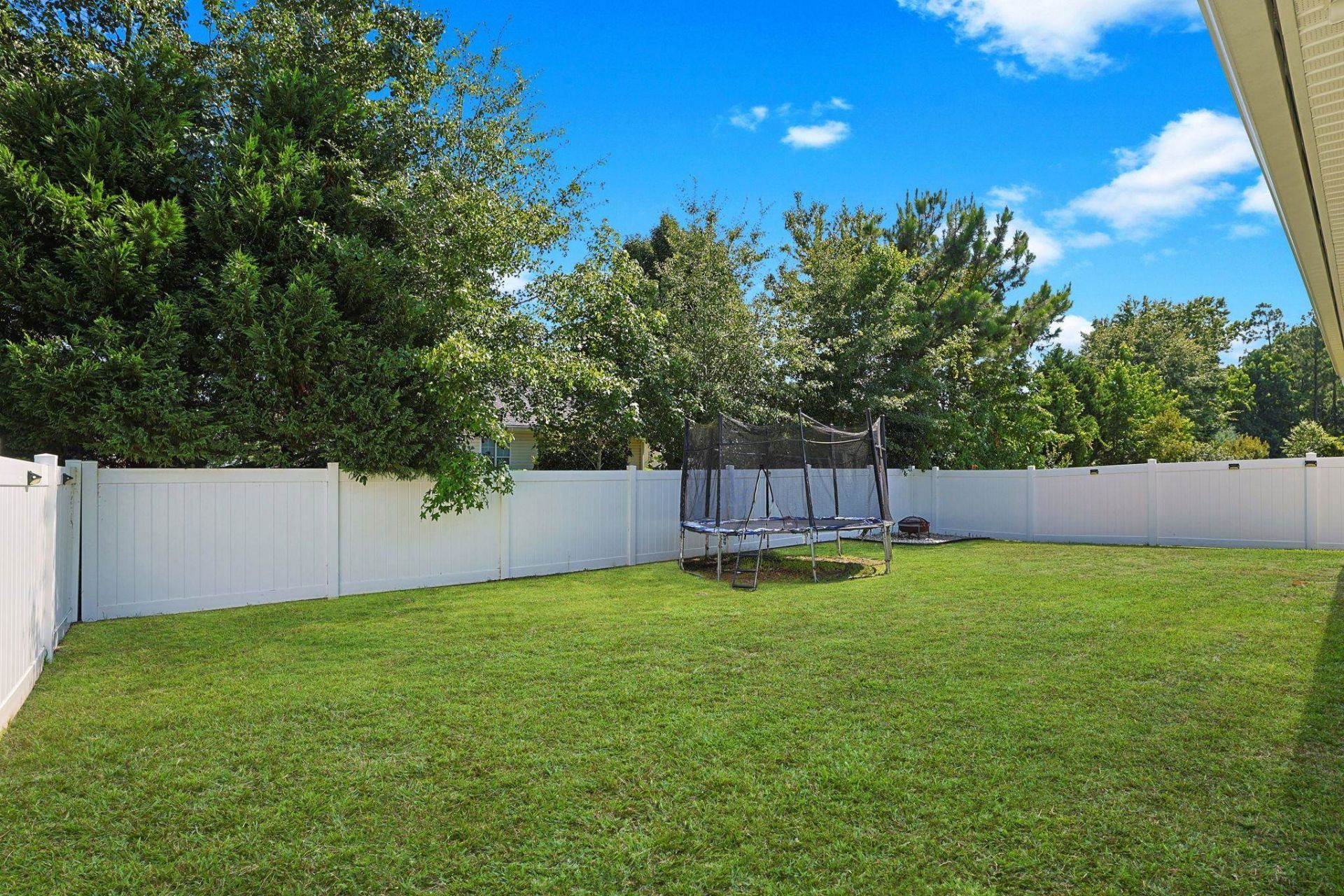 568 Canborough Lane  Photo 35