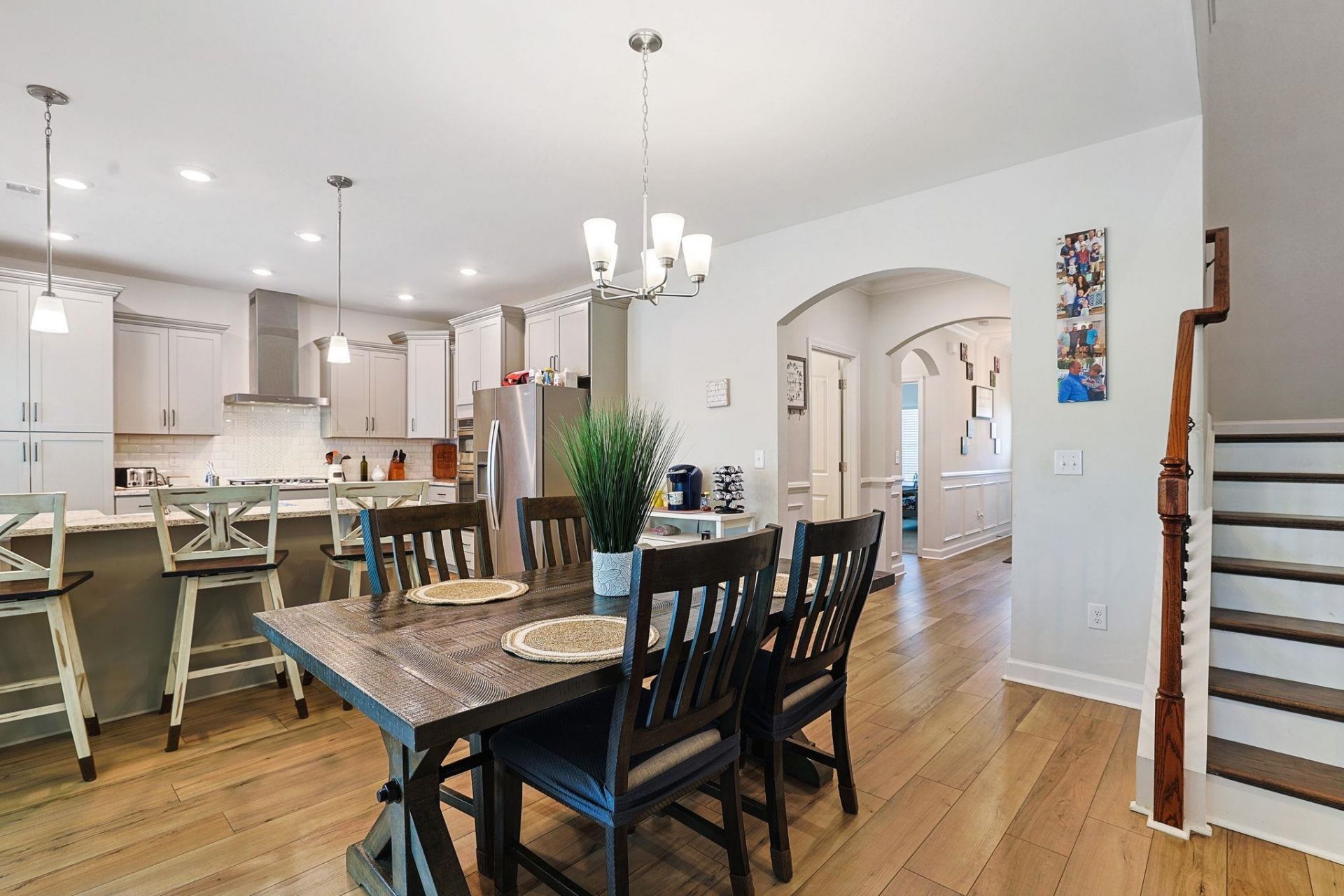 568 Canborough Lane  Photo 6