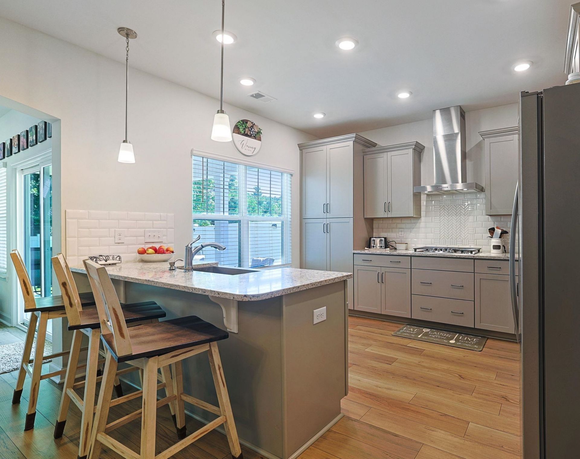568 Canborough Lane  Photo 8