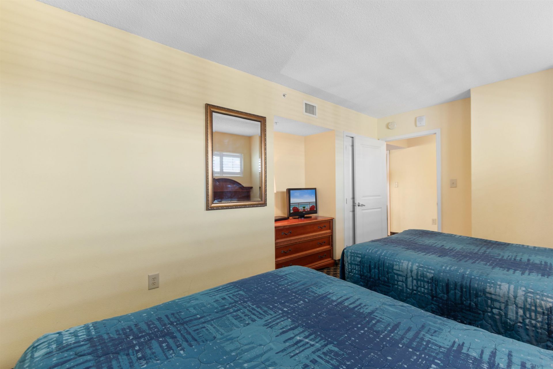 5300 N Ocean Blvd.  Photo 23