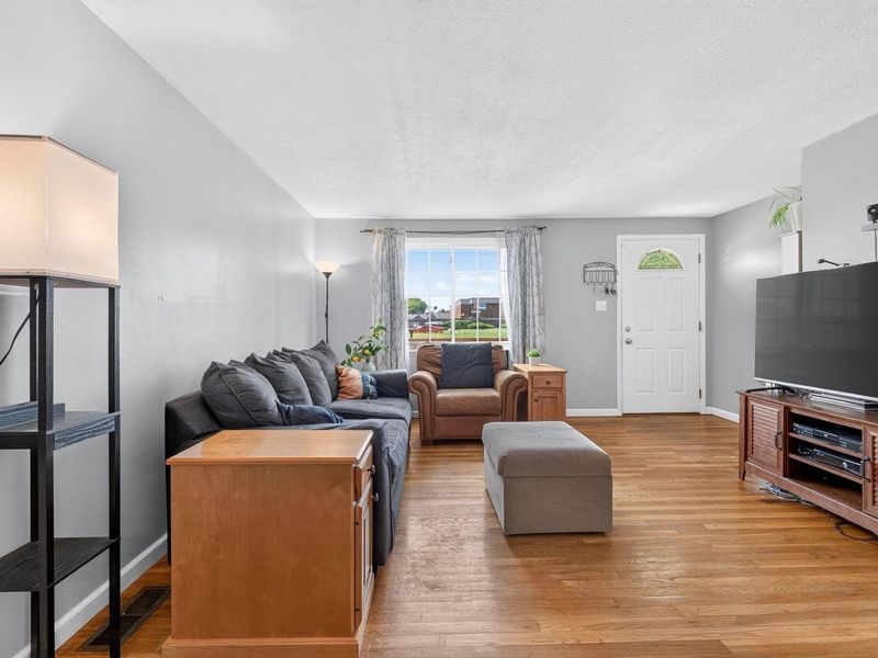 1424 E Dublin Granville Road, Columbus, OH 43229 Photo 7