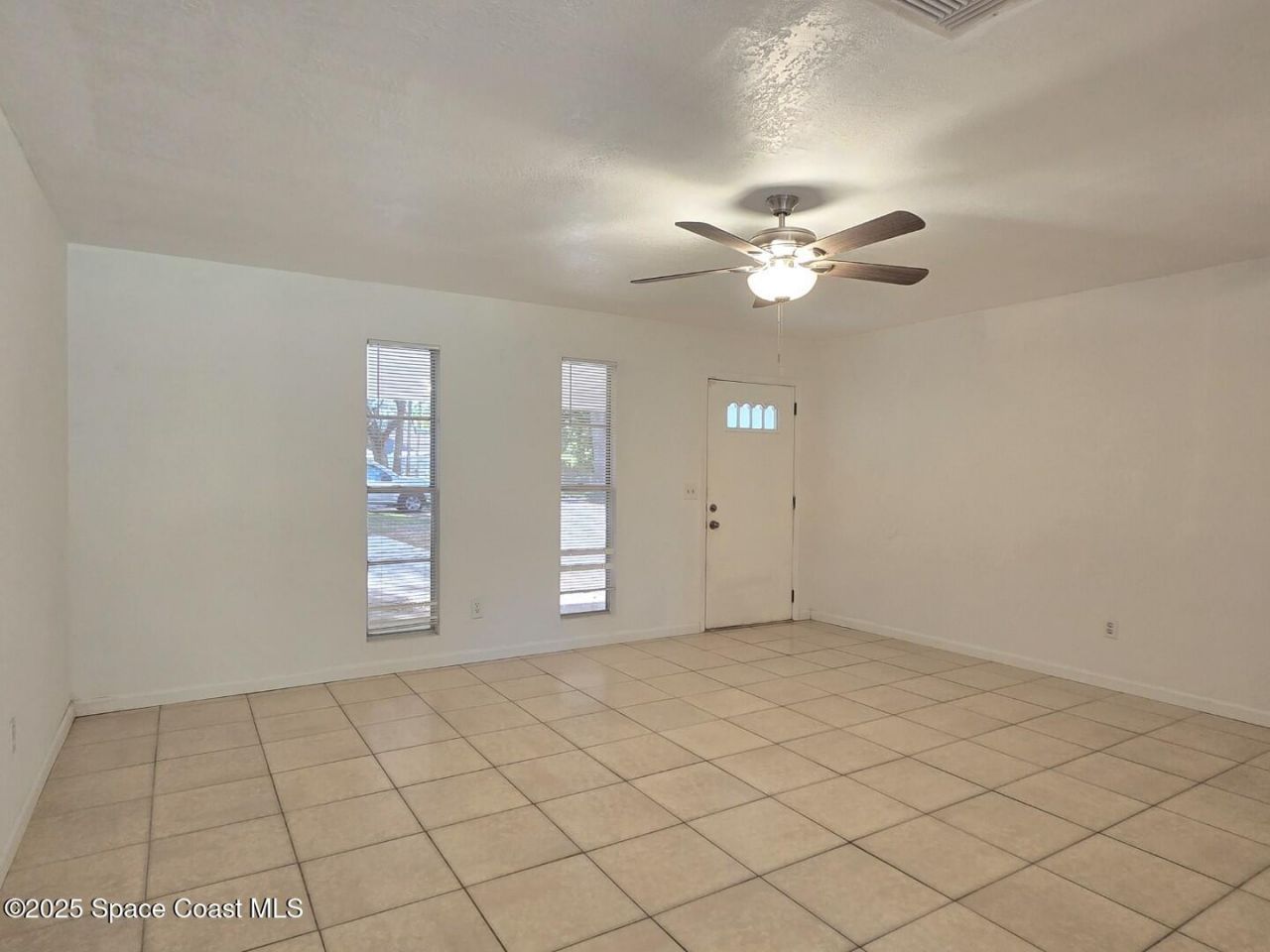 1537 Mango Tree Drive , Edgewater, FL 32132 Photo
