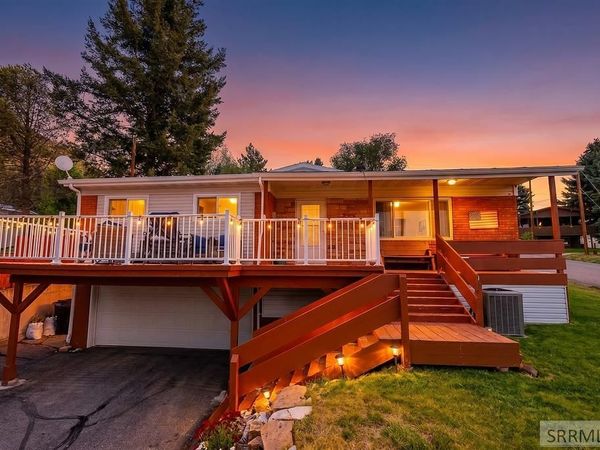91 W Fife Avenue, LAVA HOT SPRINGS, ID 83246