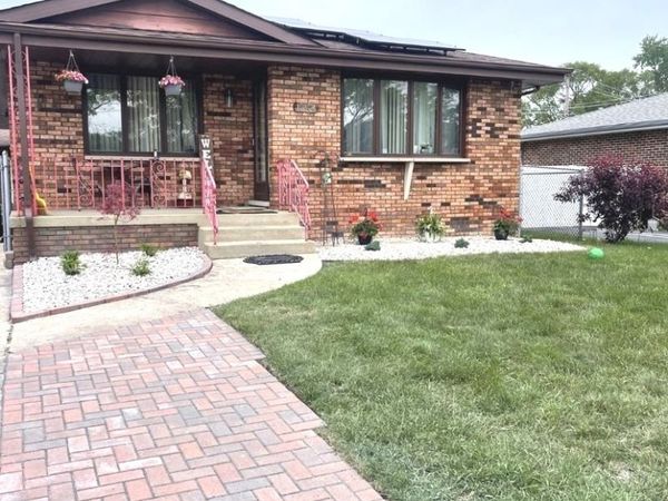 18624 Wentworth Avenue, Lansing, IL 60438