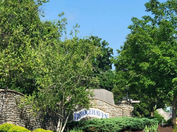 5892 Stonebridge Circle, Unit 301, Miami Twp, OH 45150