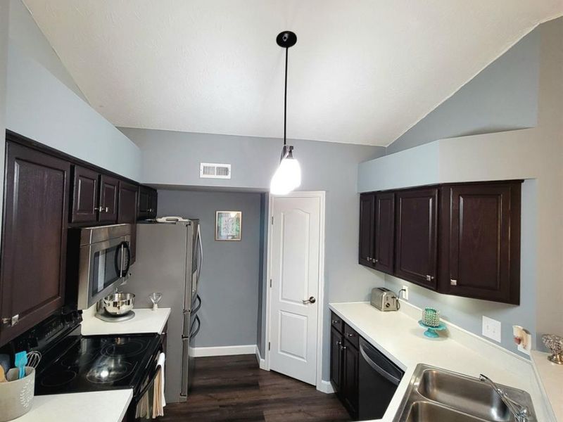 5892 Stonebridge Circle, Unit 301, Miami Twp, OH 45150 Photo 4