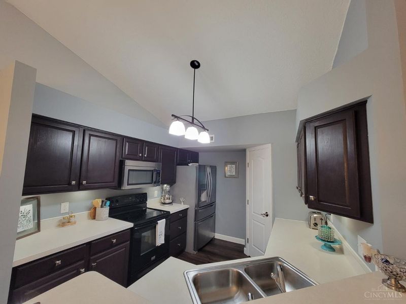 5892 Stonebridge Circle, Unit 301, Miami Twp, OH 45150 Photo 5