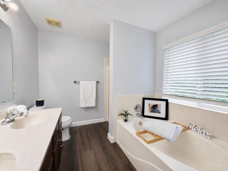 5892 Stonebridge Circle, Unit 301, Miami Twp, OH 45150 Photo 9