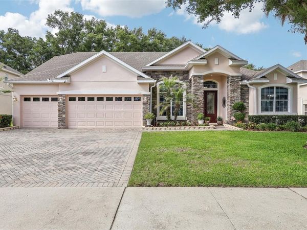 115 W BLUE WATER EDGE DRIVE , EUSTIS, FL 32736
