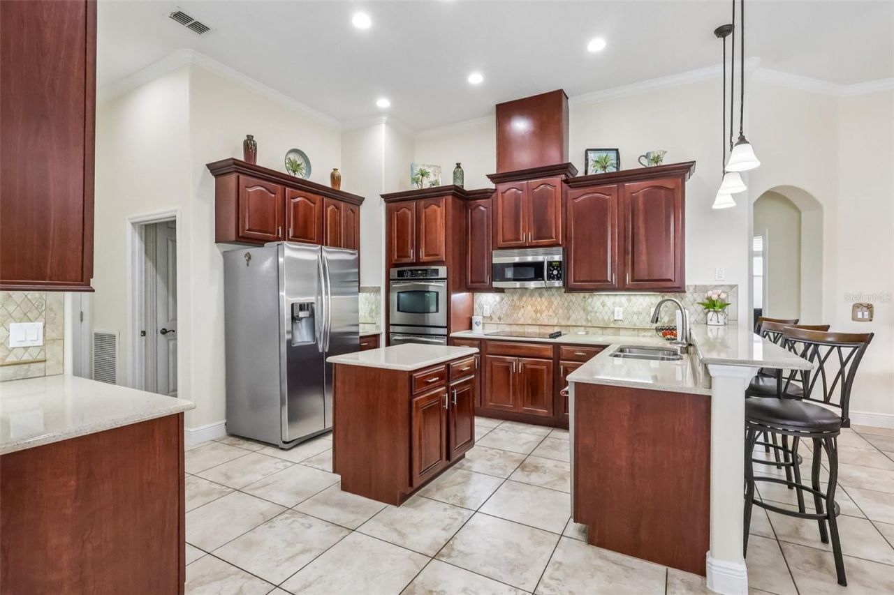 115 W Blue Water Edge Drive , Eustis, FL 32736 Photo