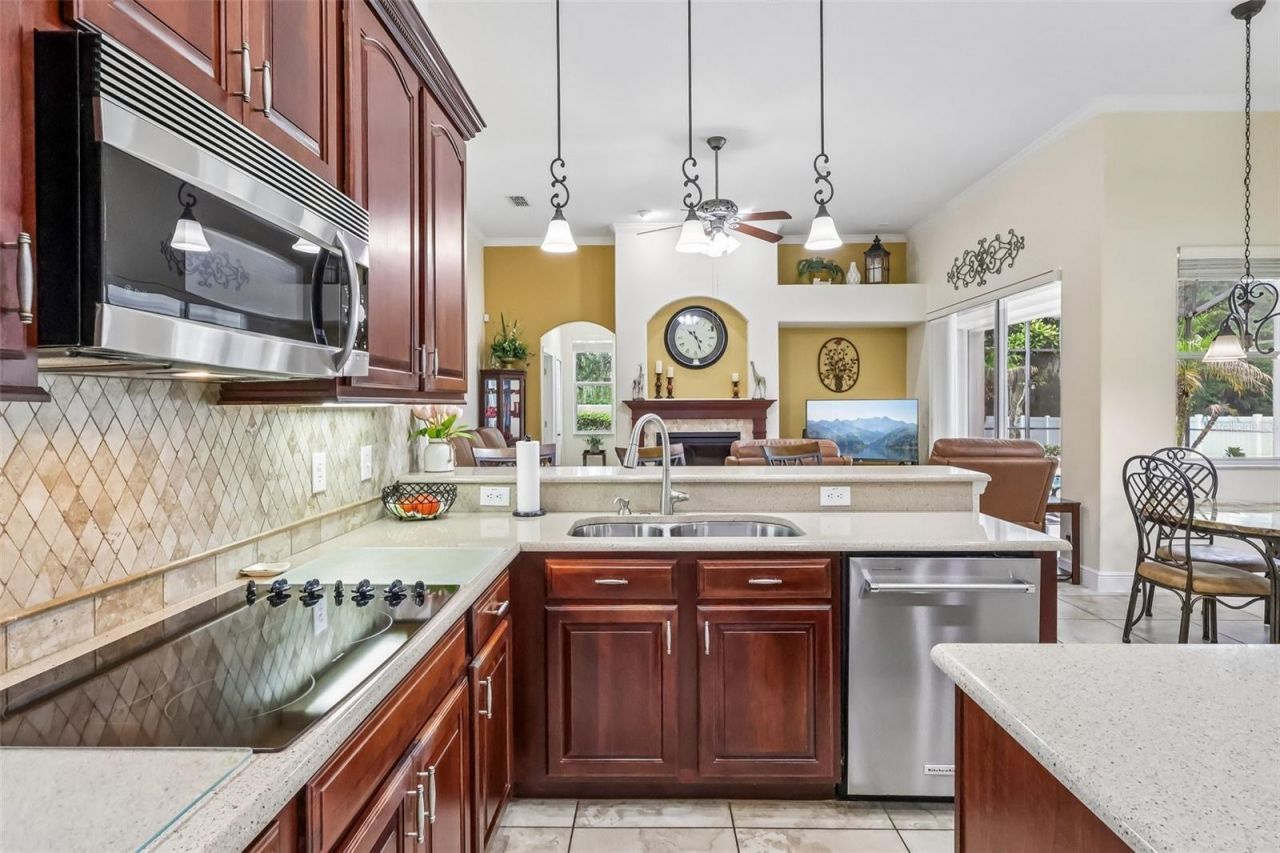 115 W Blue Water Edge Drive , Eustis, FL 32736 Photo