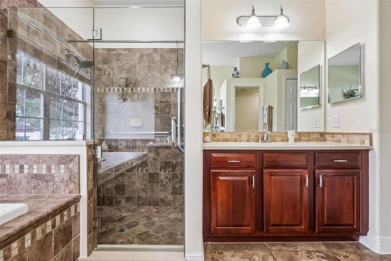 115 W Blue Water Edge Drive , Eustis, FL 32736 Photo