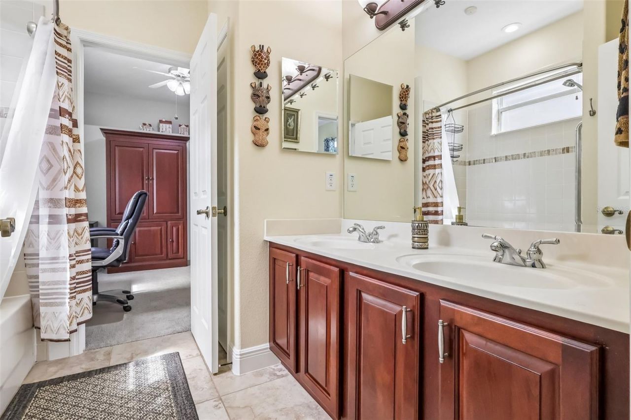 115 W Blue Water Edge Drive , Eustis, FL 32736 Photo