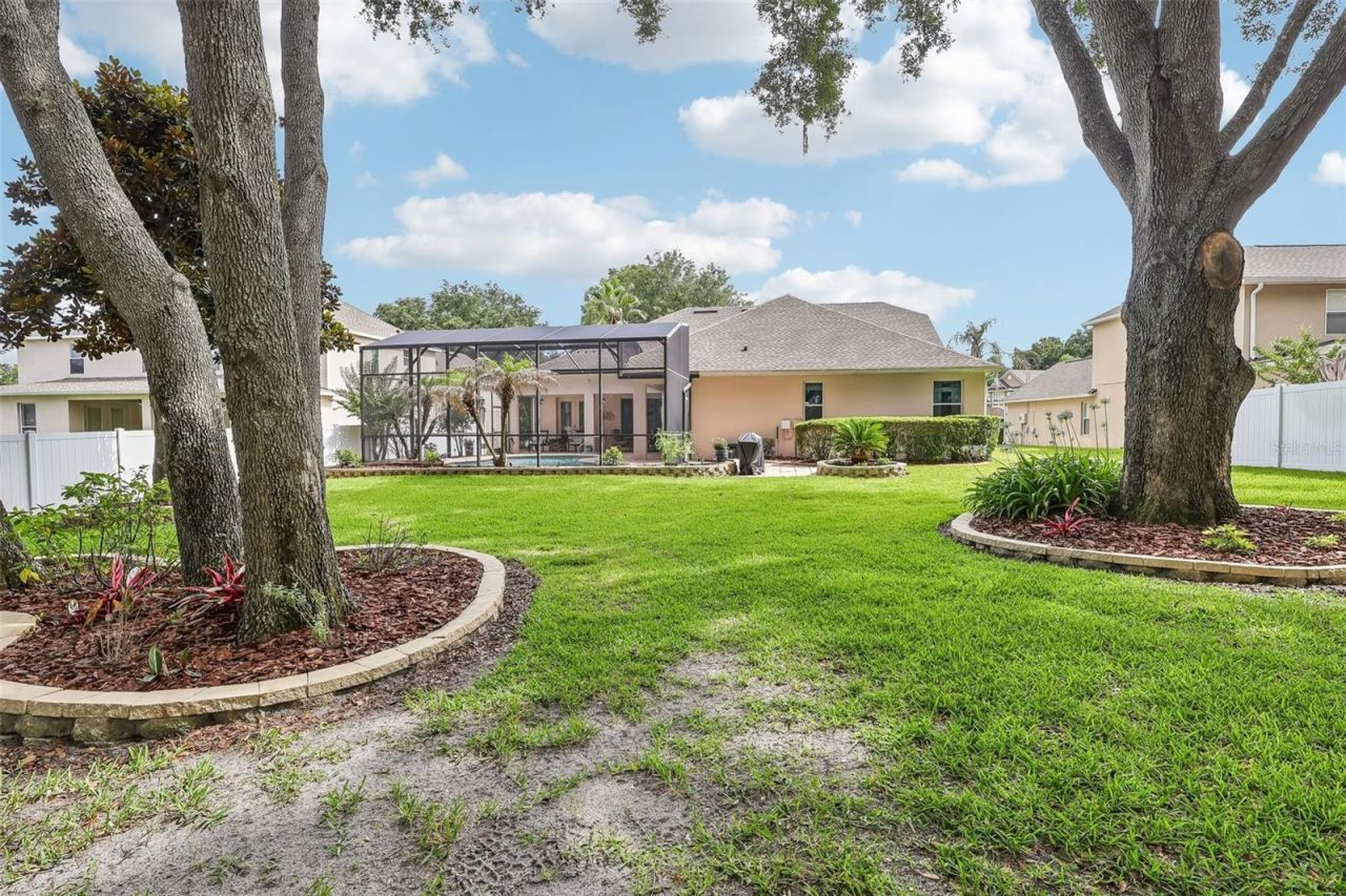 115 W Blue Water Edge Drive , Eustis, FL 32736 Photo