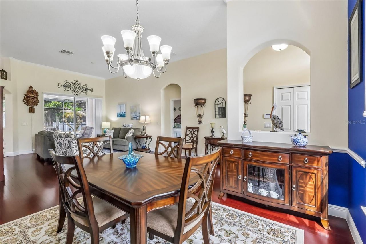 115 W Blue Water Edge Drive , Eustis, FL 32736 Photo