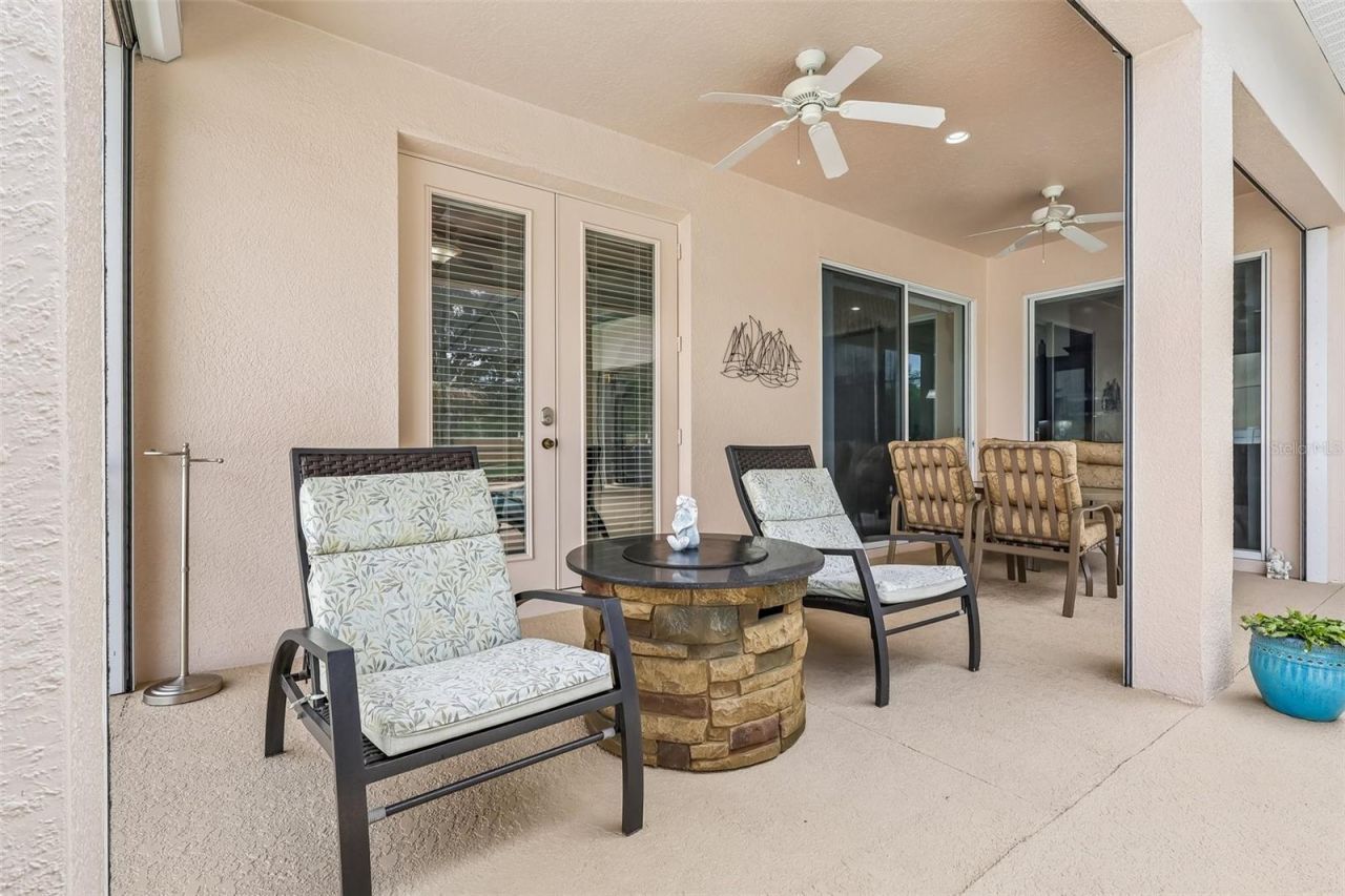 115 W Blue Water Edge Drive , Eustis, FL 32736 Photo