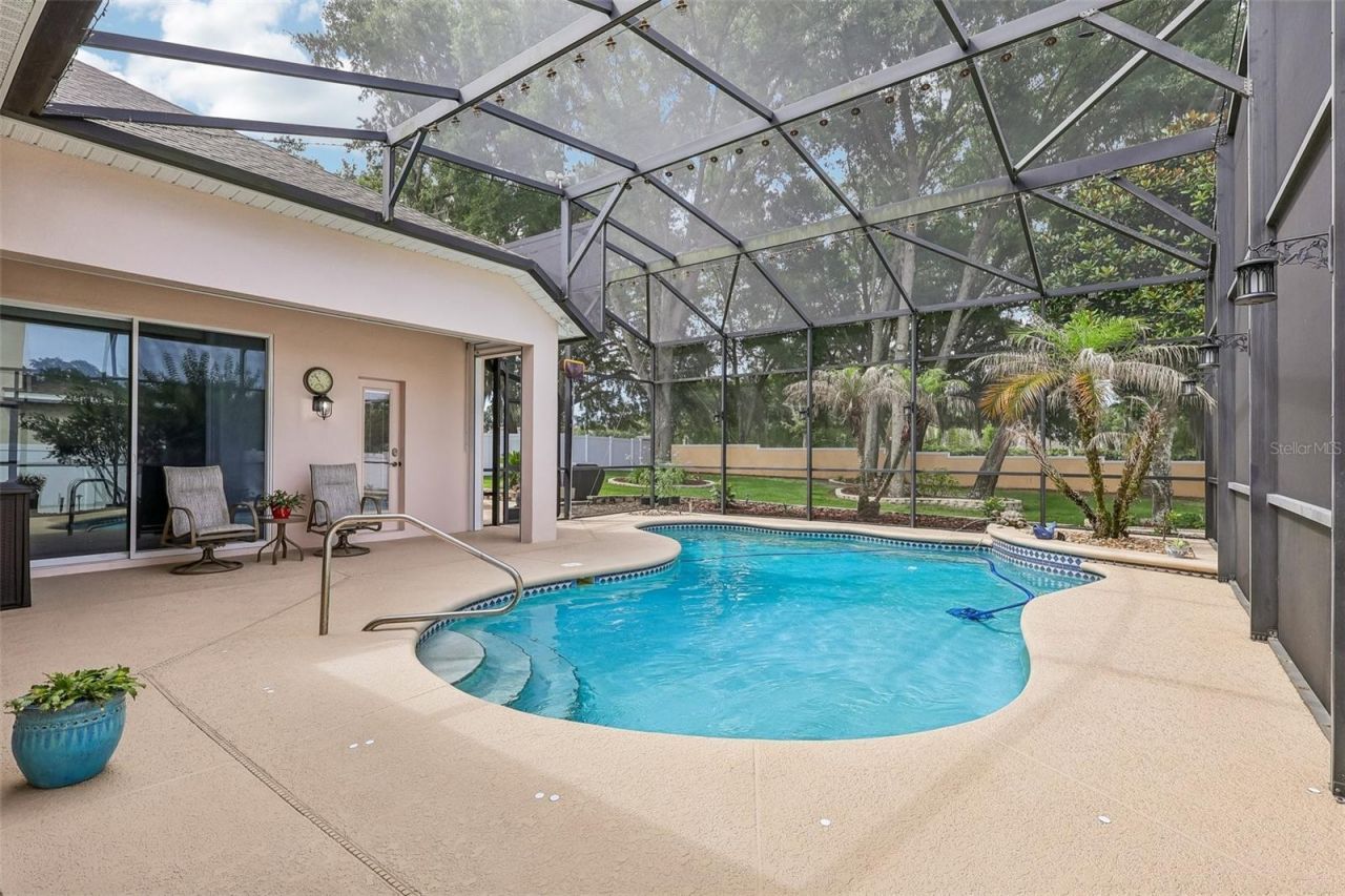 115 W Blue Water Edge Drive , Eustis, FL 32736 Photo