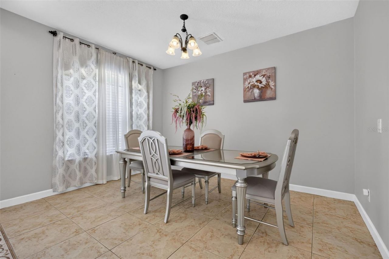1766 Oak Grove Chase Drive, Orlando, FL 32820