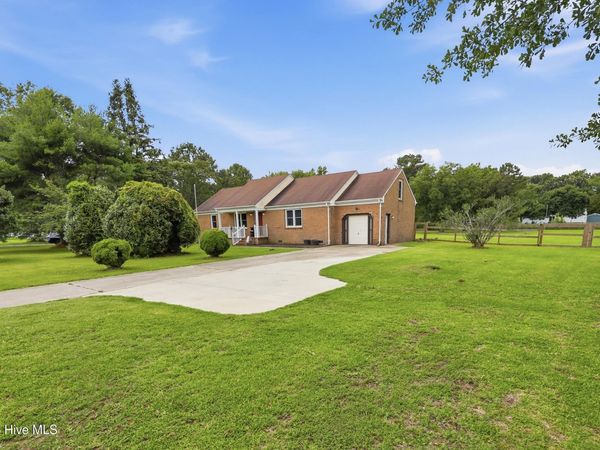 196 Baxter Grove Road , Moyock, NC 27958