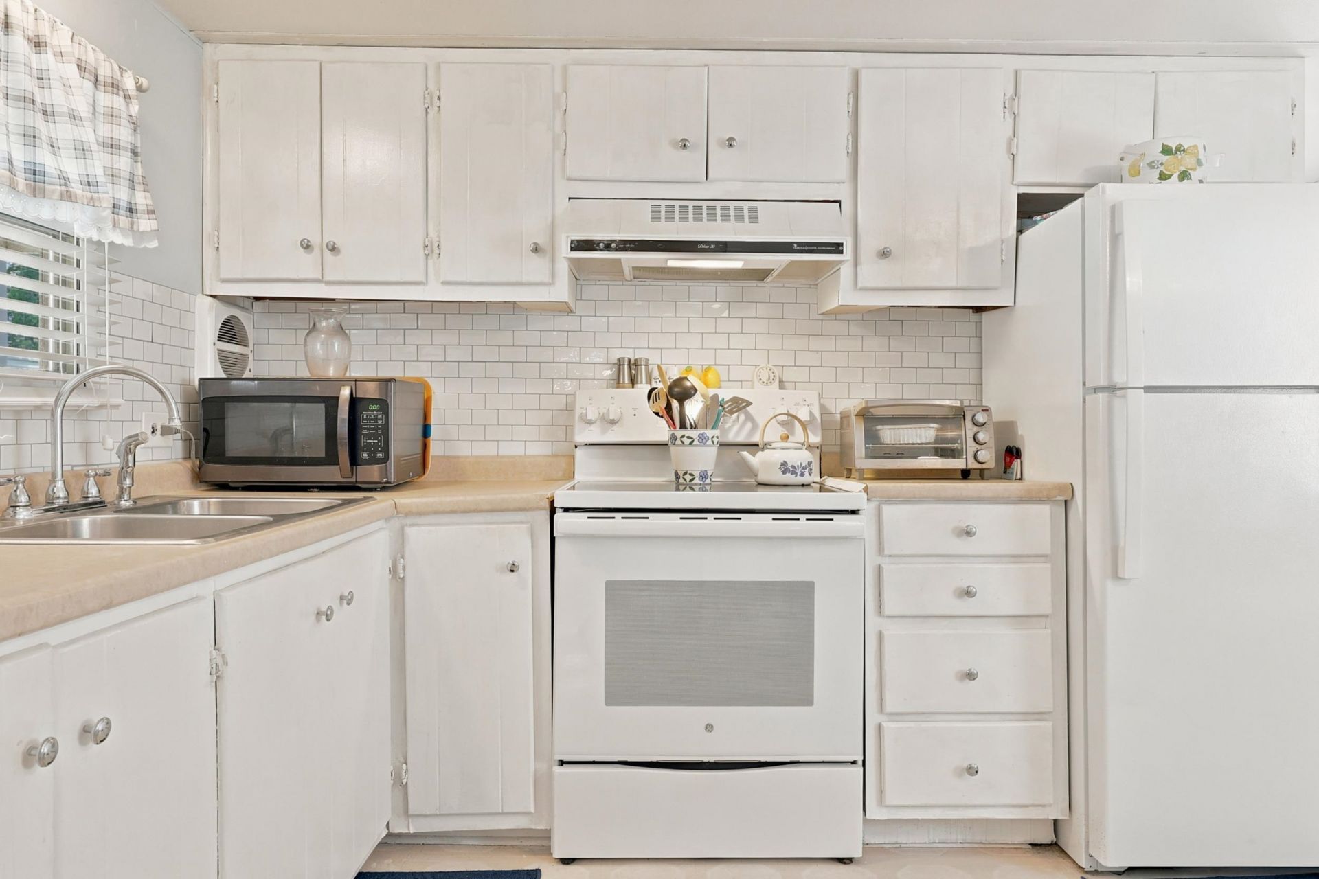 1420 Circle Dr.  Photo 10