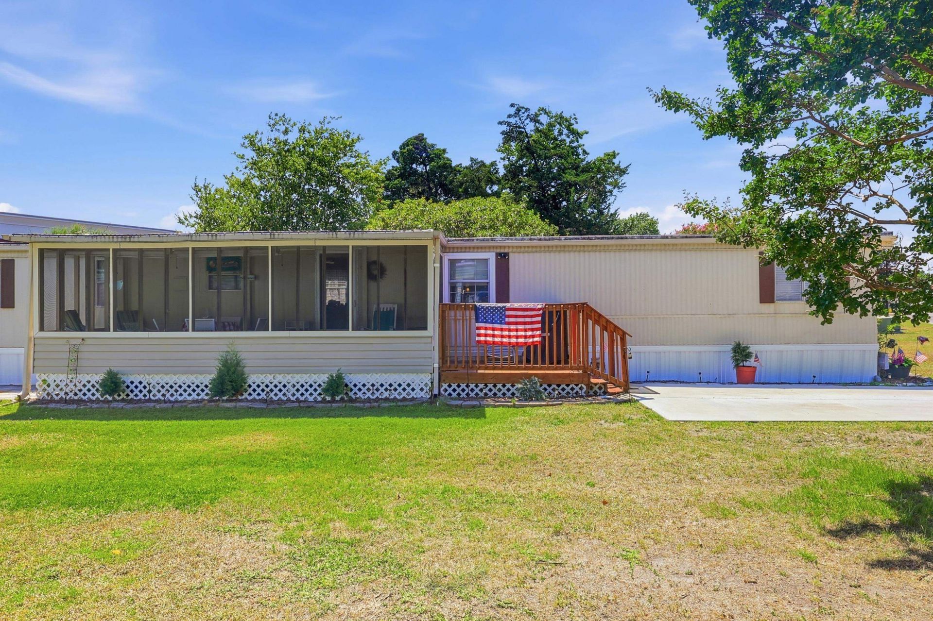 1420 Circle Dr.  Photo 30