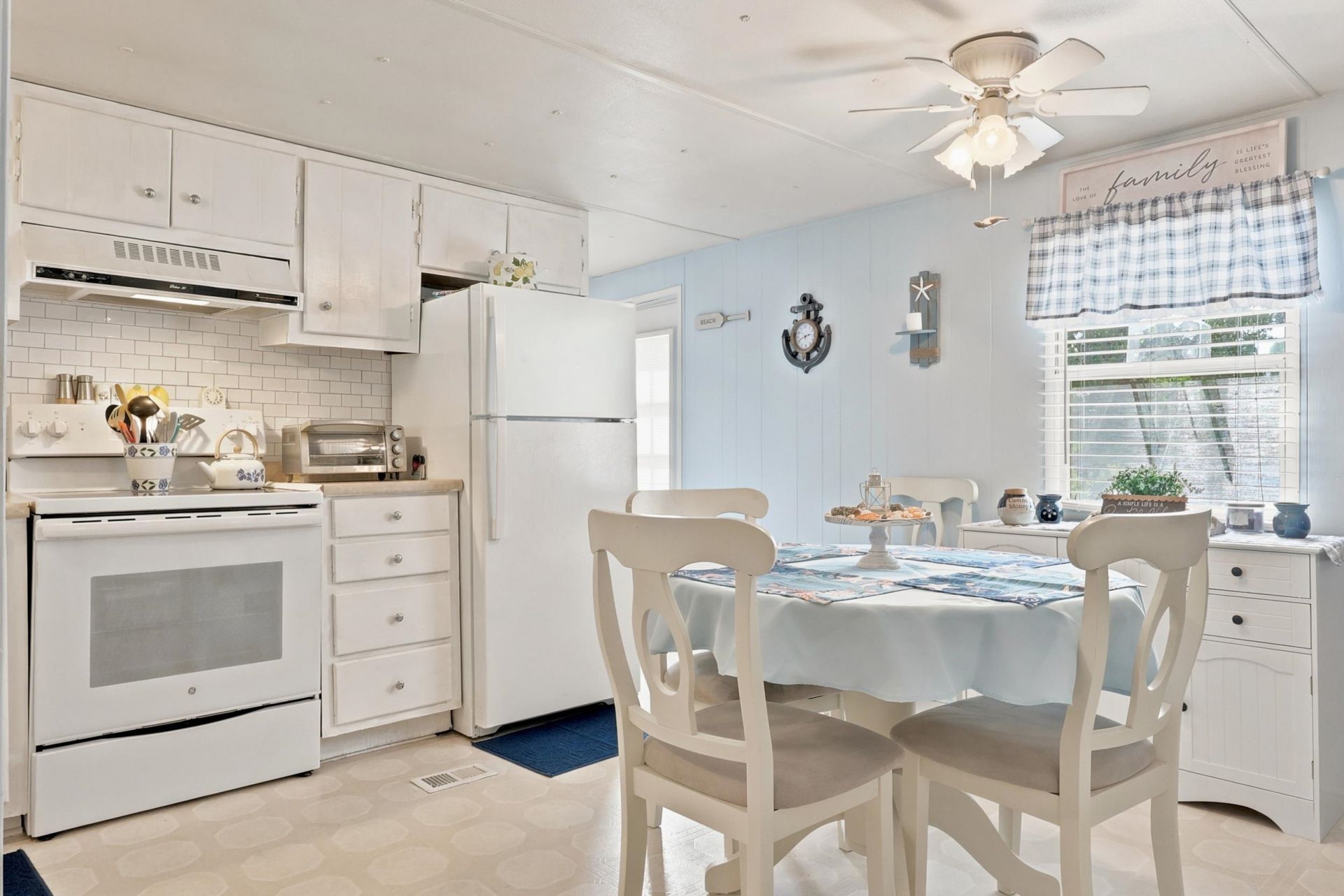 1420 Circle Dr.  Photo 9